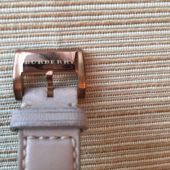 🌺Host’s Pick x 2🌺 Authentic Burberry Rose Gold Tone Leather Watch BU9109 Swiss - Picture 5 of 10